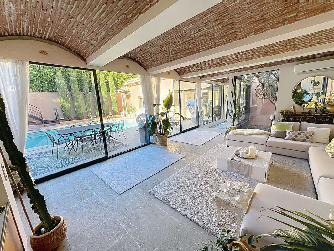 Maison à VILLENEUVE-LES-AVIGNON