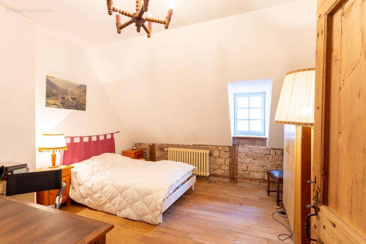 Maison à MARCILLAC-VALLON