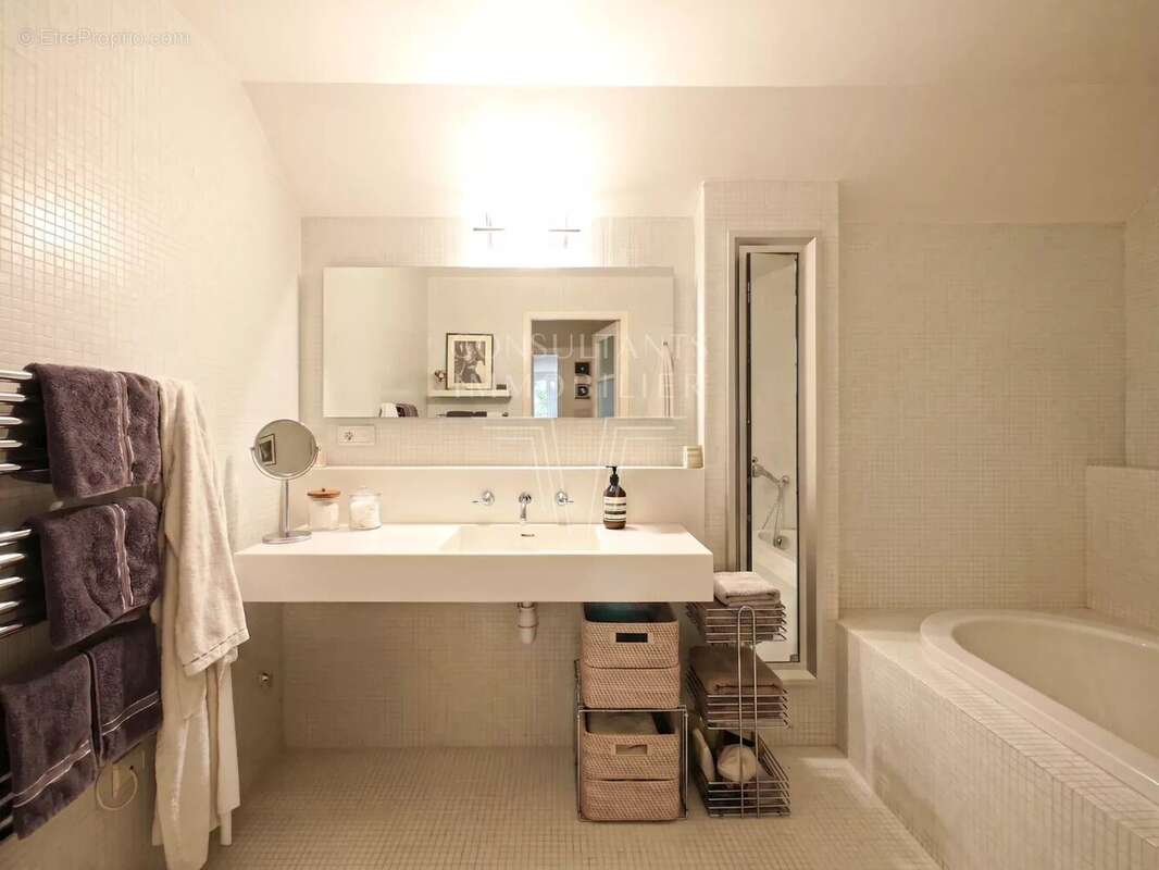 Appartement à PARIS-7E