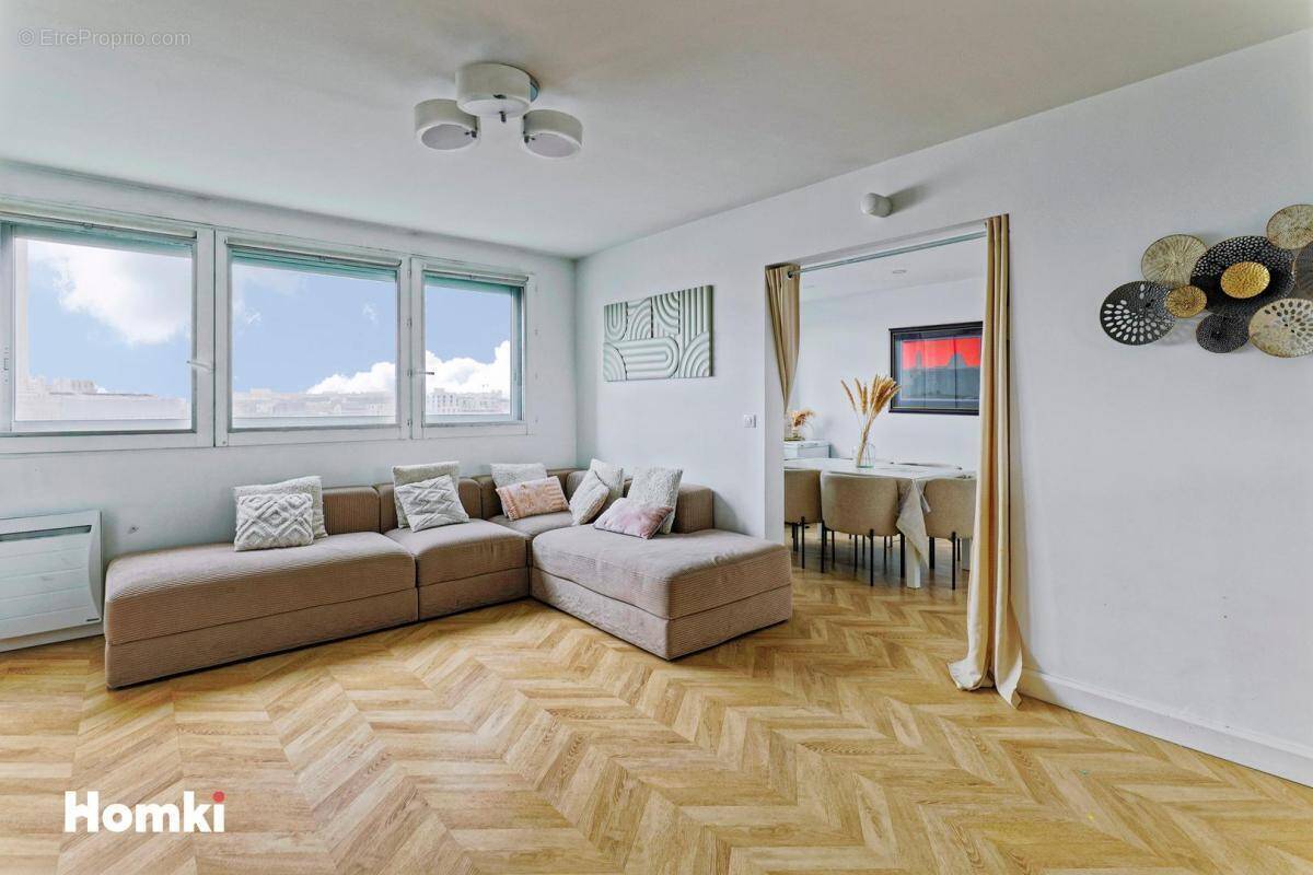 Appartement à CHARENTON-LE-PONT