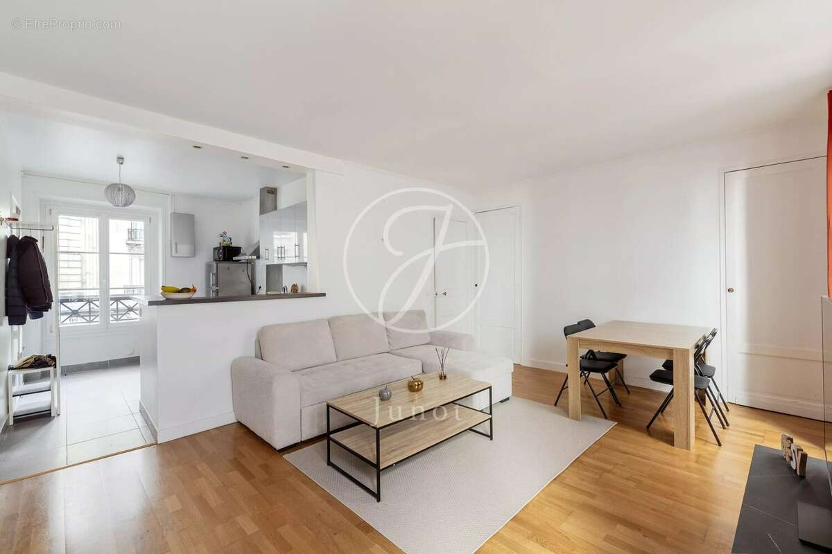 Appartement à PARIS-9E