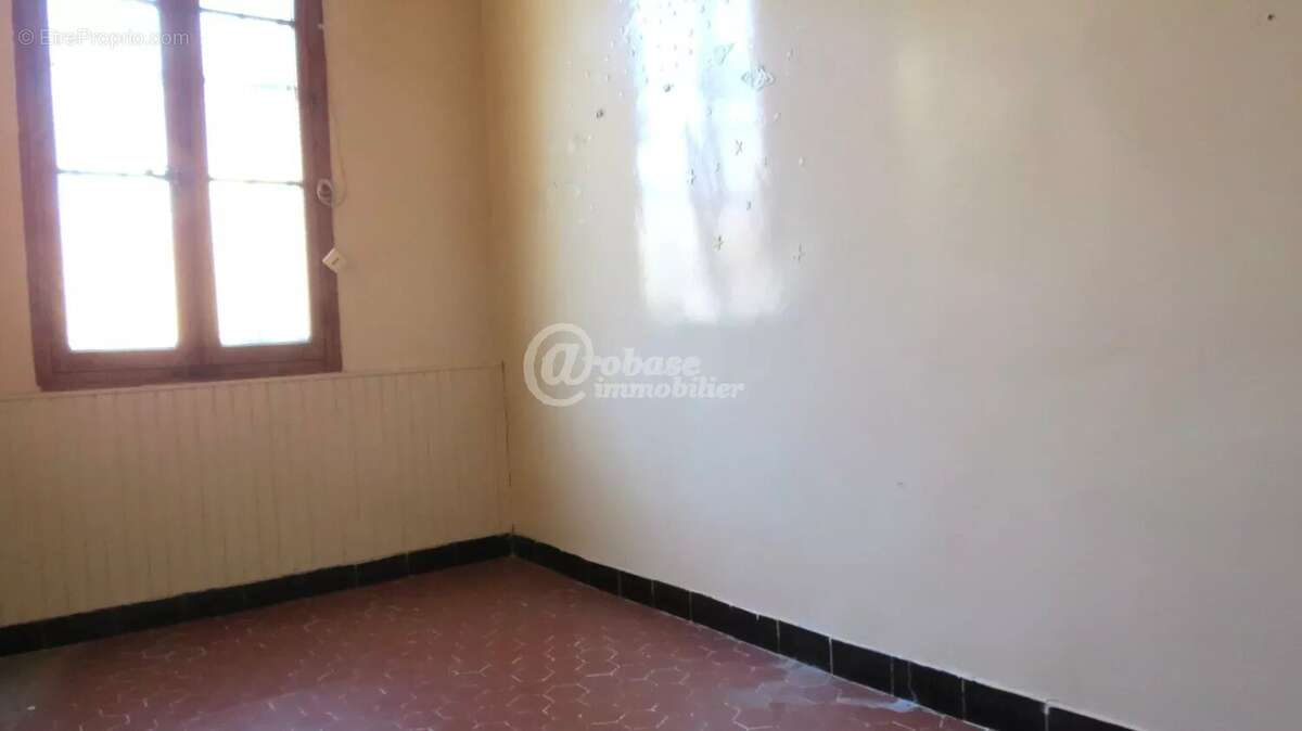 Appartement à MARSEILLE-5E