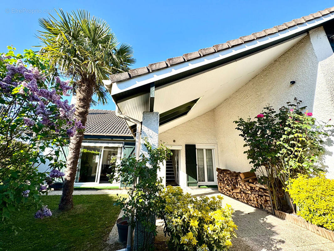 Maison à FRANQUEVILLE-SAINT-PIERRE