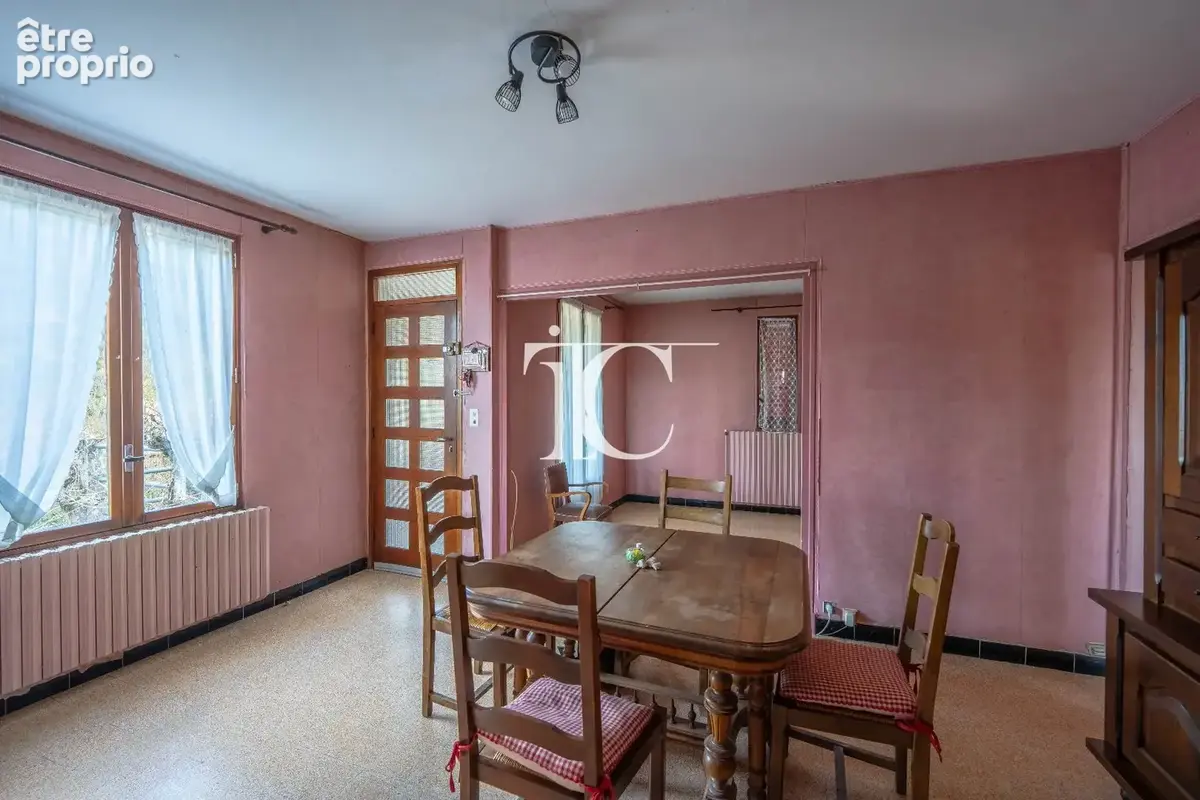 Maison 2 chambres 1702m² de terrain centre village - photo 5