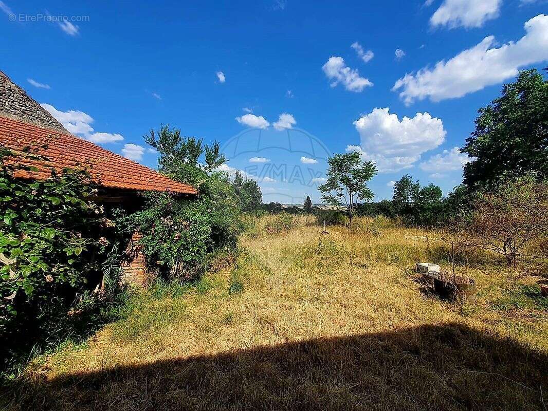 Maison à BELLENAVES