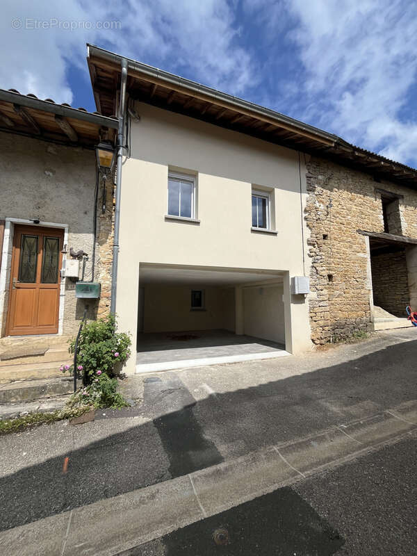 Appartement à COURMANGOUX