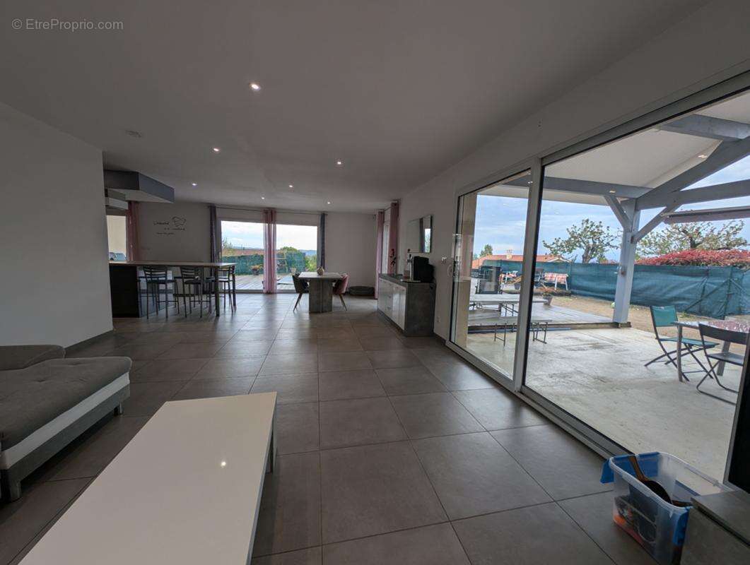 Maison 195 m² à Sonnay  - photo 8
