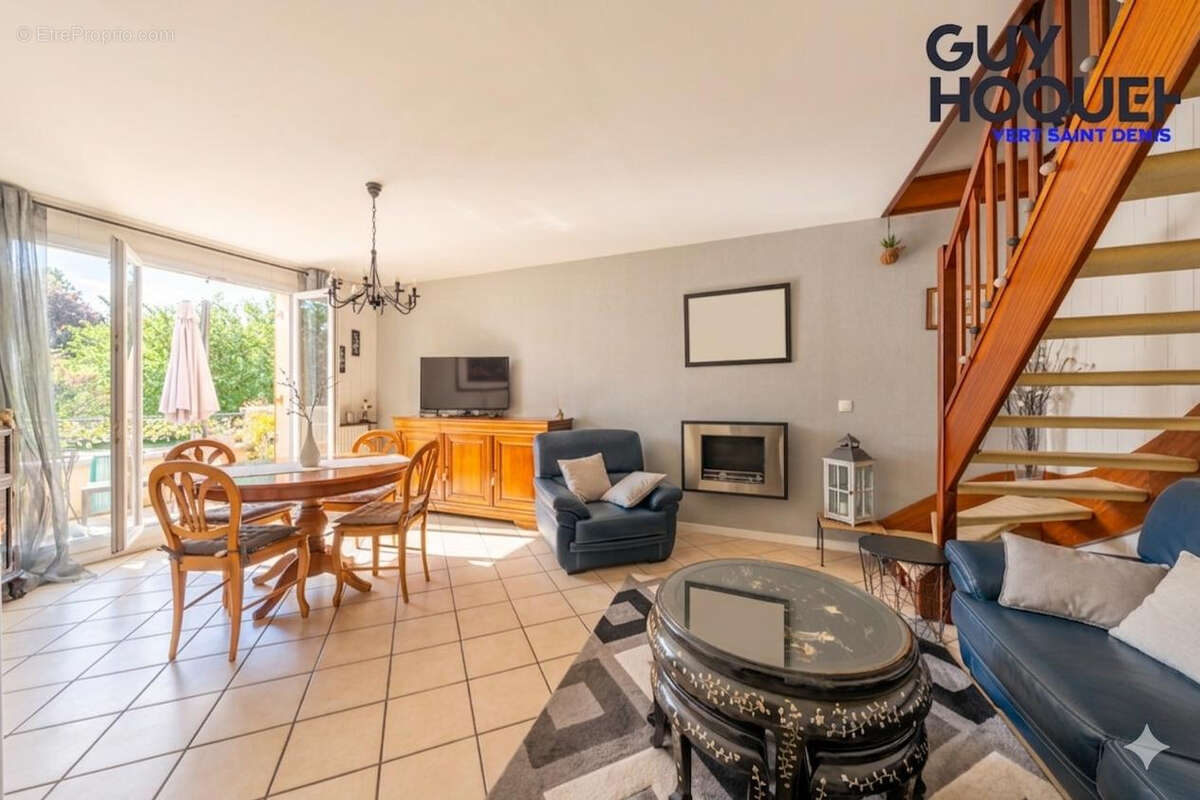 Appartement à SAVIGNY-LE-TEMPLE