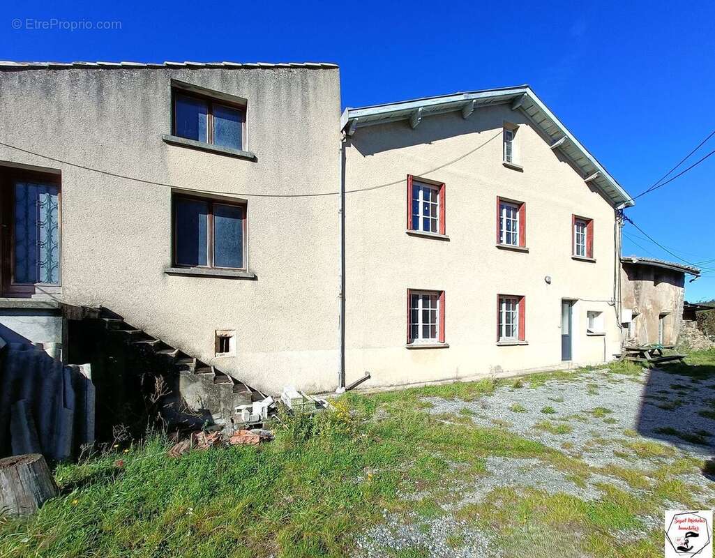 Maison à COLOMBIER-LE-JEUNE