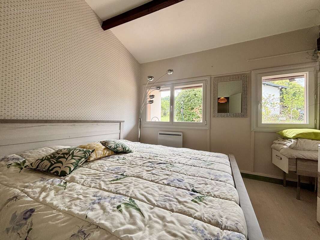 Appartement à PUJOLS