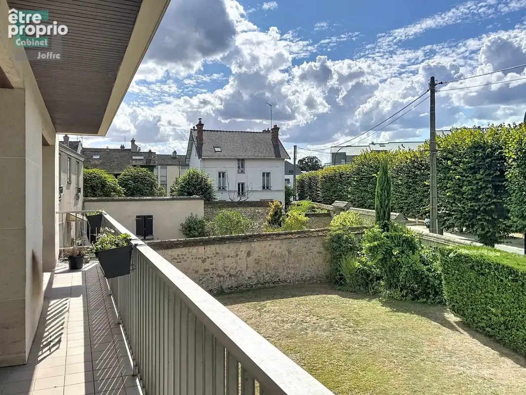 Fontainebleau, résidence Le Clos de Diane: Beau F4 DE 118 m2 avec balcon, ascenseur, double box et cave - photo 2