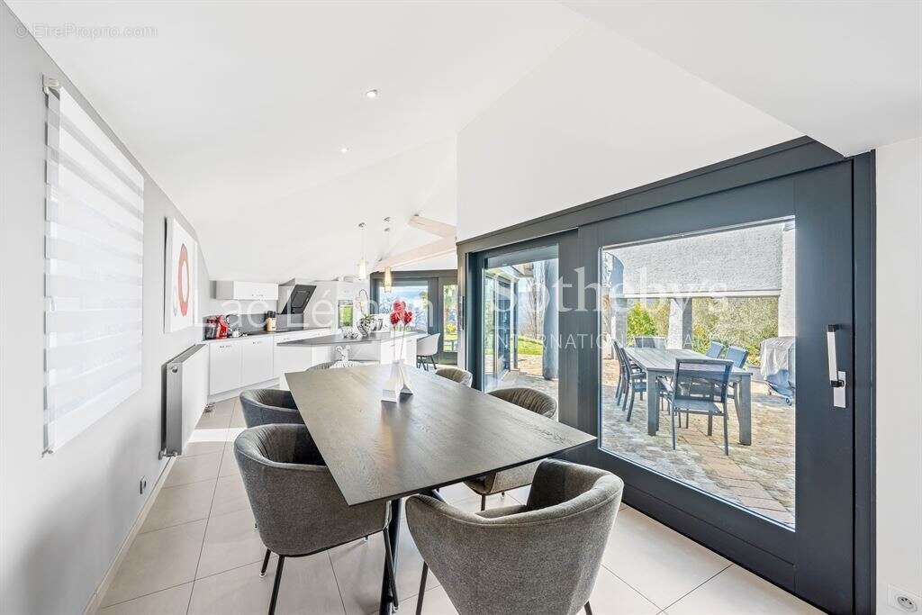 Maison à VETRAZ-MONTHOUX