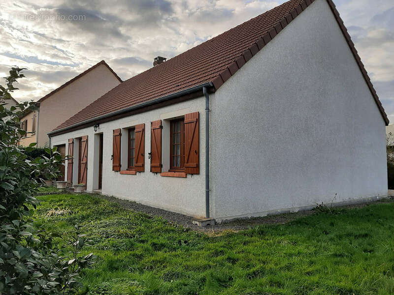 Maison à LUZY