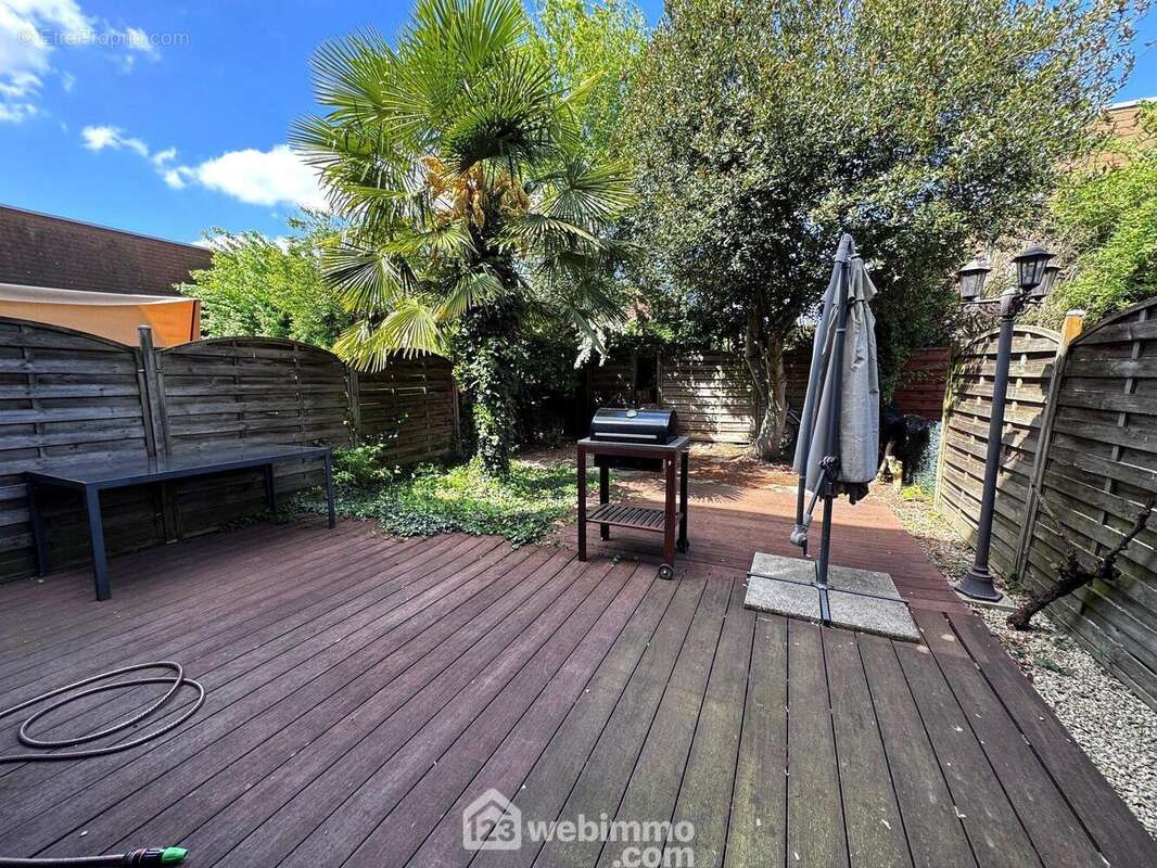 Avec un accès direct sur le jardin