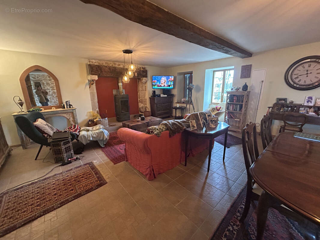 Maison à CELLEFROUIN