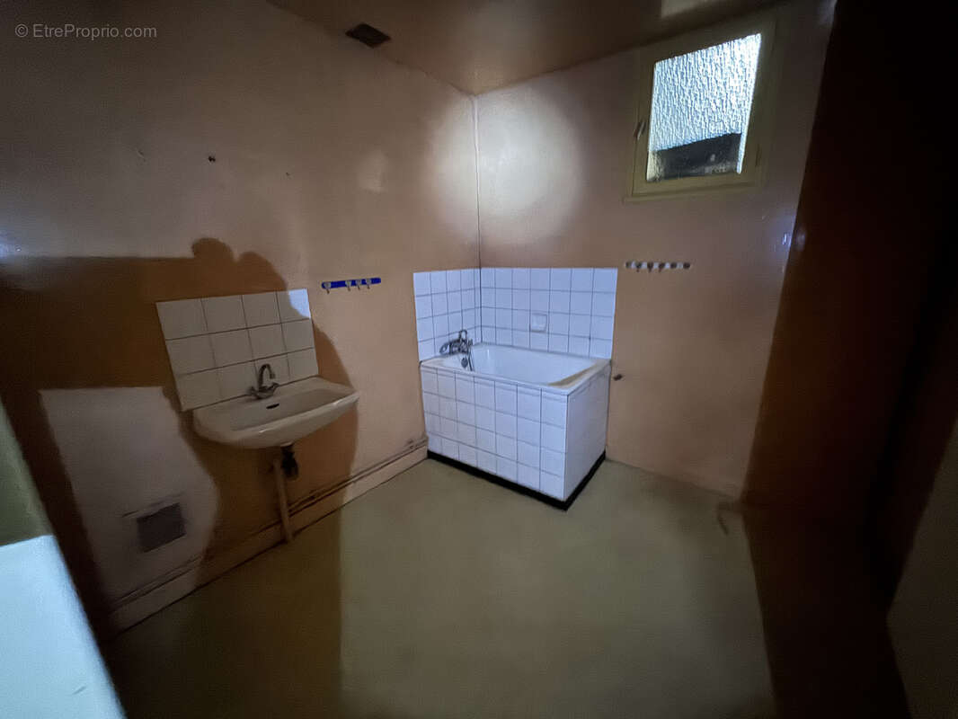 Maison à CONFLANS-SUR-LANTERNE