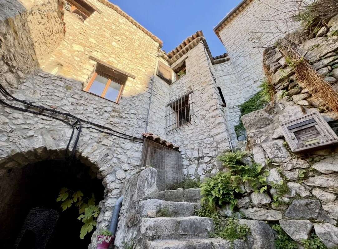 Appartement à PEILLON