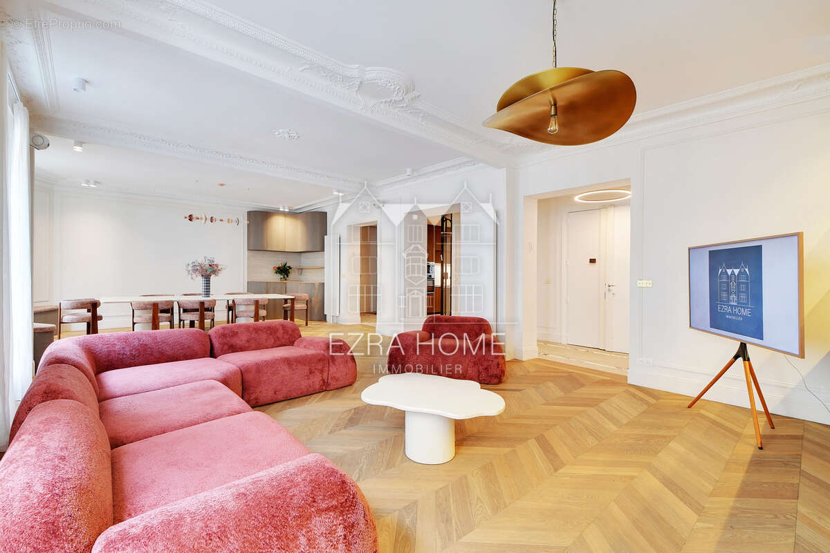 Appartement à NEUILLY-SUR-SEINE