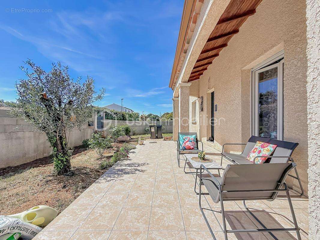 *** charmante maison t5 de plain-pied de 112m2 avec garage - lunel-viel *** - photo 3