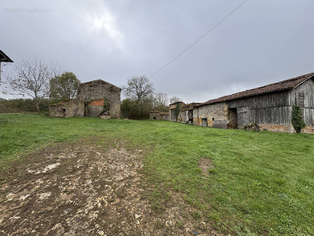 Maison à SAINT-MARCORY