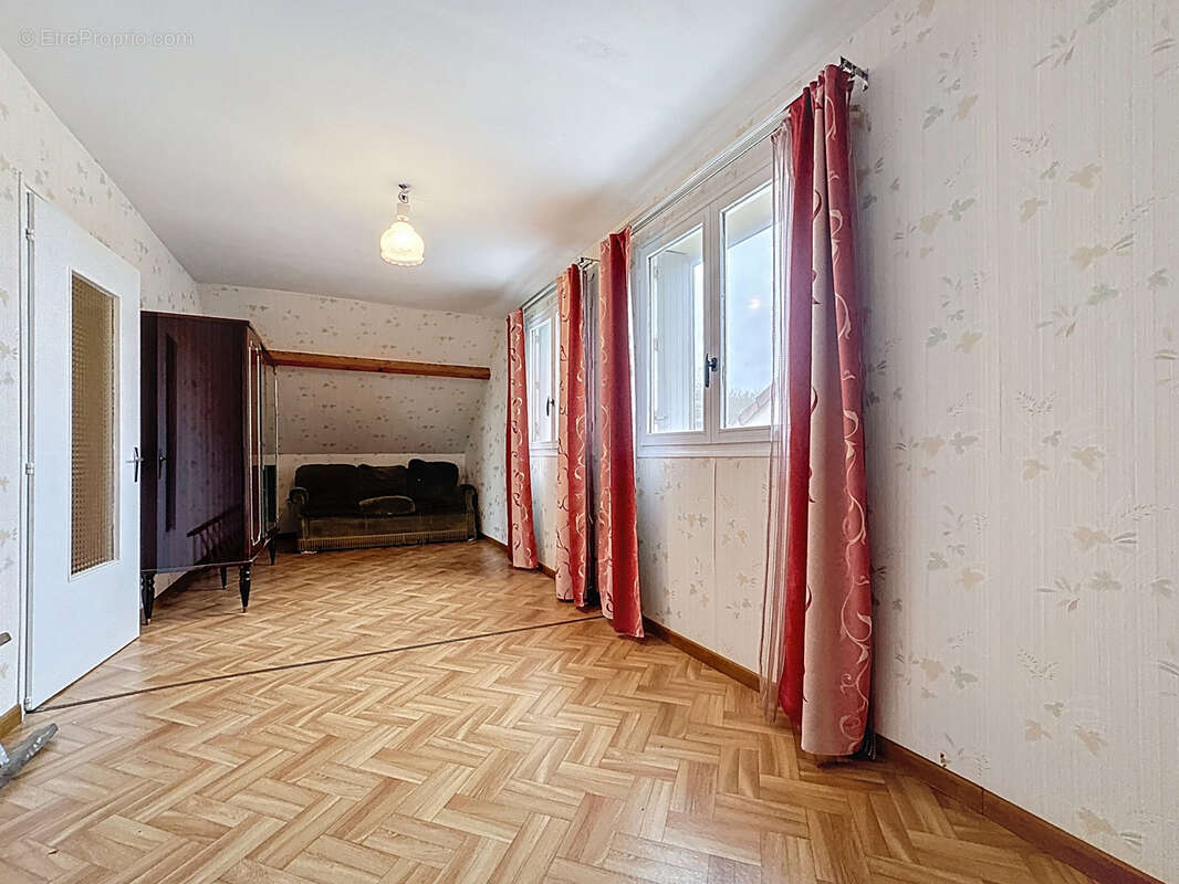 Maison à MONTMIRAIL