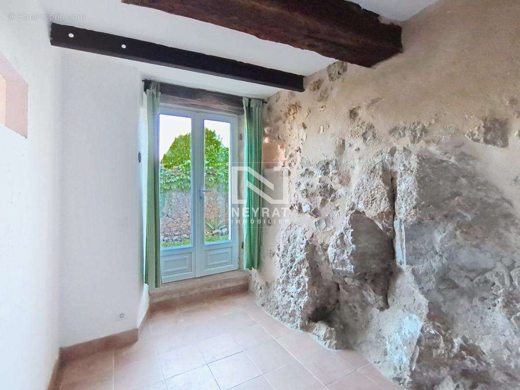 Vue panoramique exceptionnelle - Maison de caractère rénovée avec tropézienne - photo 12