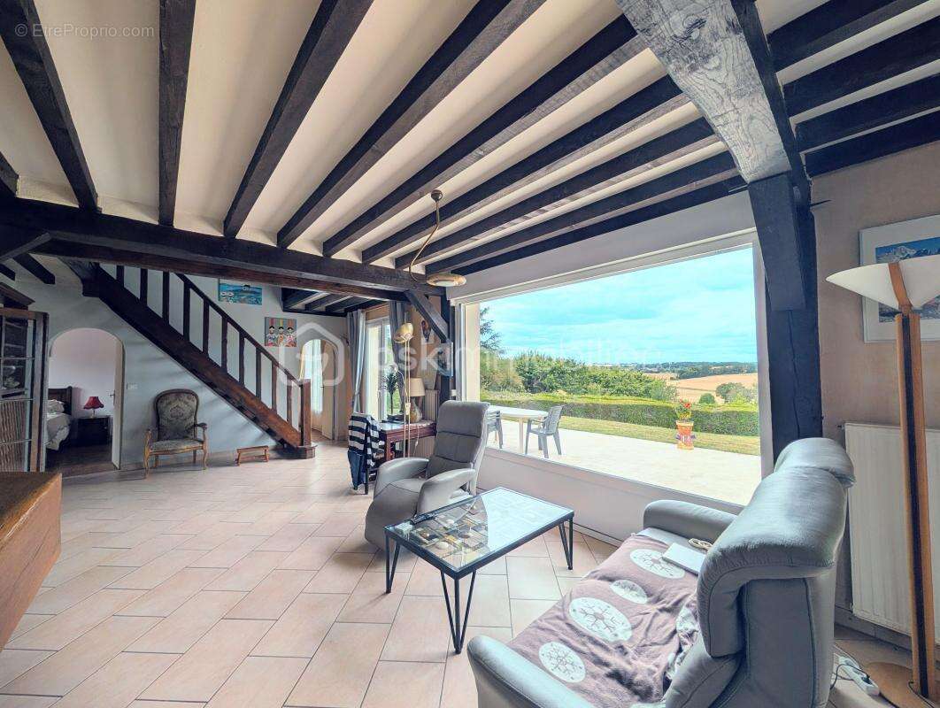 Demeure familiale de 171 m², dépendances et chapelle sur un parc de 5100 m² - photo 6