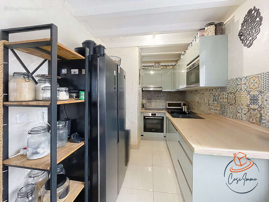 Appartement à PERON