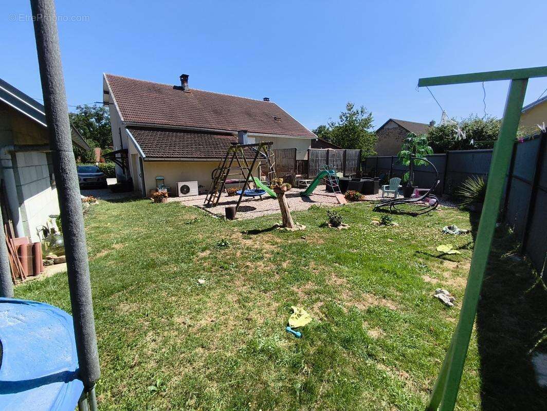 Maison à AILLEVILLERS-ET-LYAUMONT