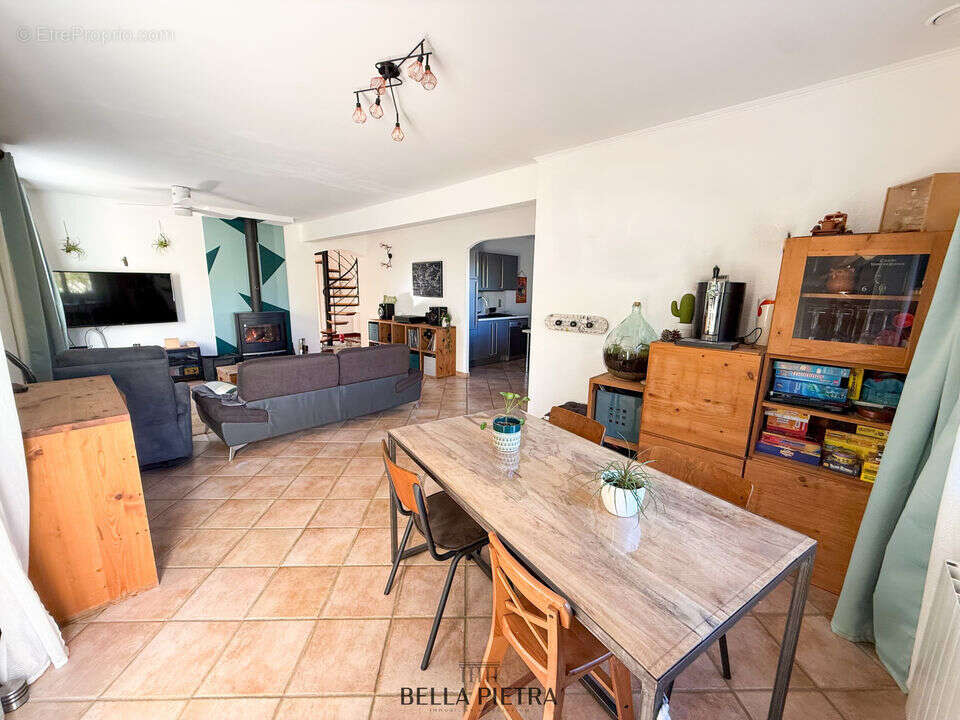 Maison à SAINT-GENIES-DES-MOURGUES