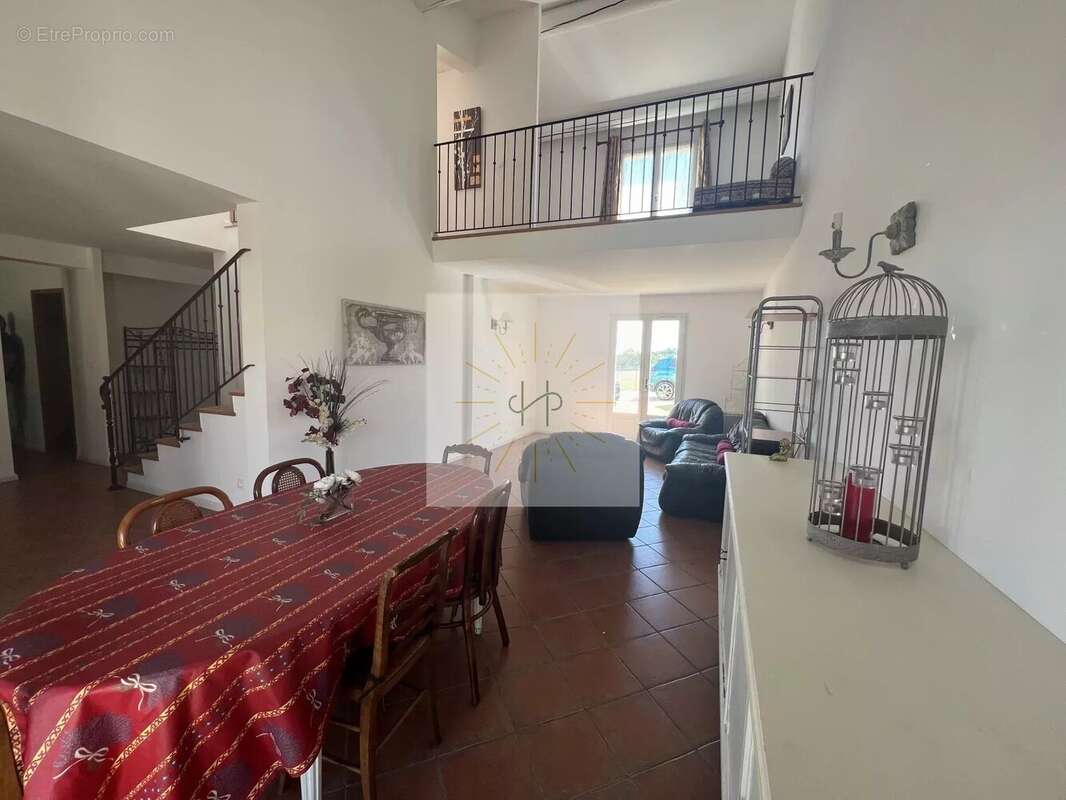 Maison à SAINT-REMEZE