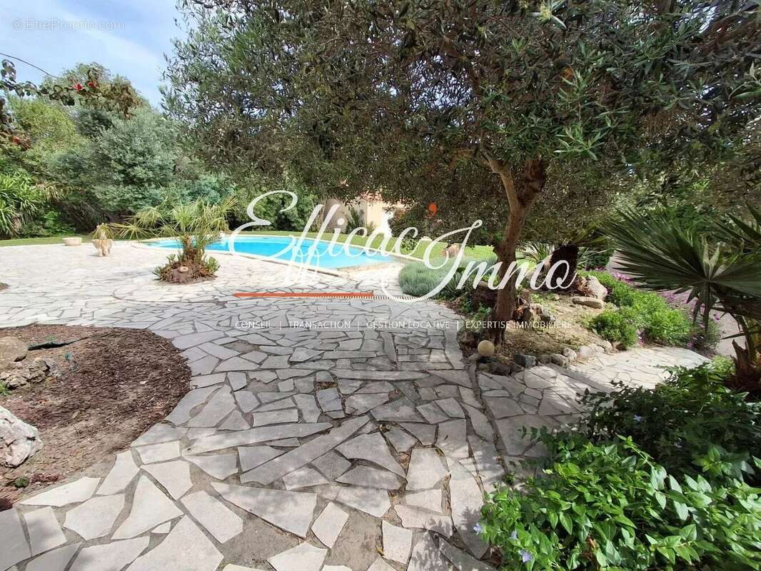 Maison 6P sur terrain de 2100m² avec piscine et dépendance - photo 14