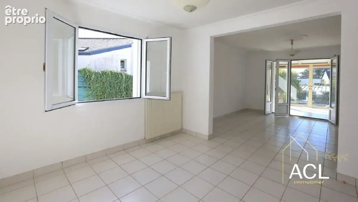 Maison rénovée de 4 chambres avec commerces à pieds - photo 5