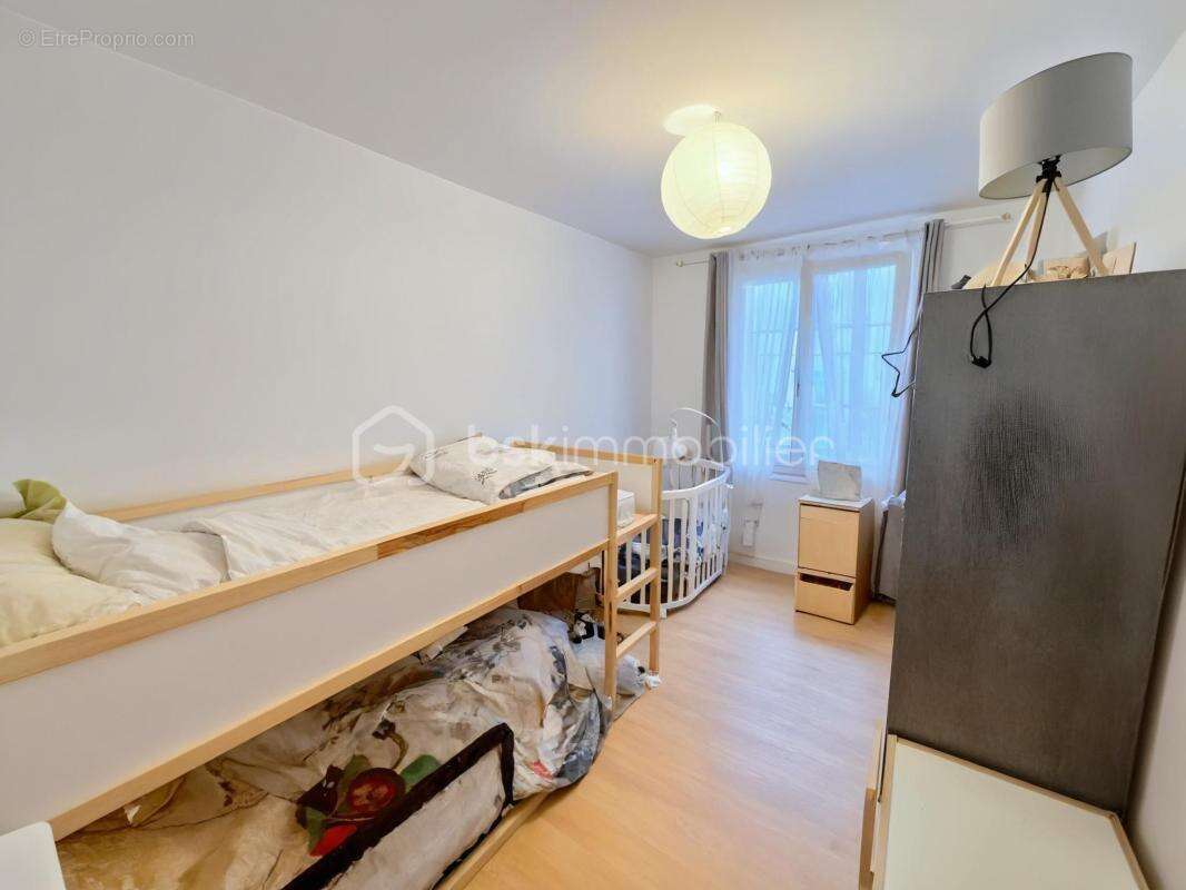 Appartement à BUC