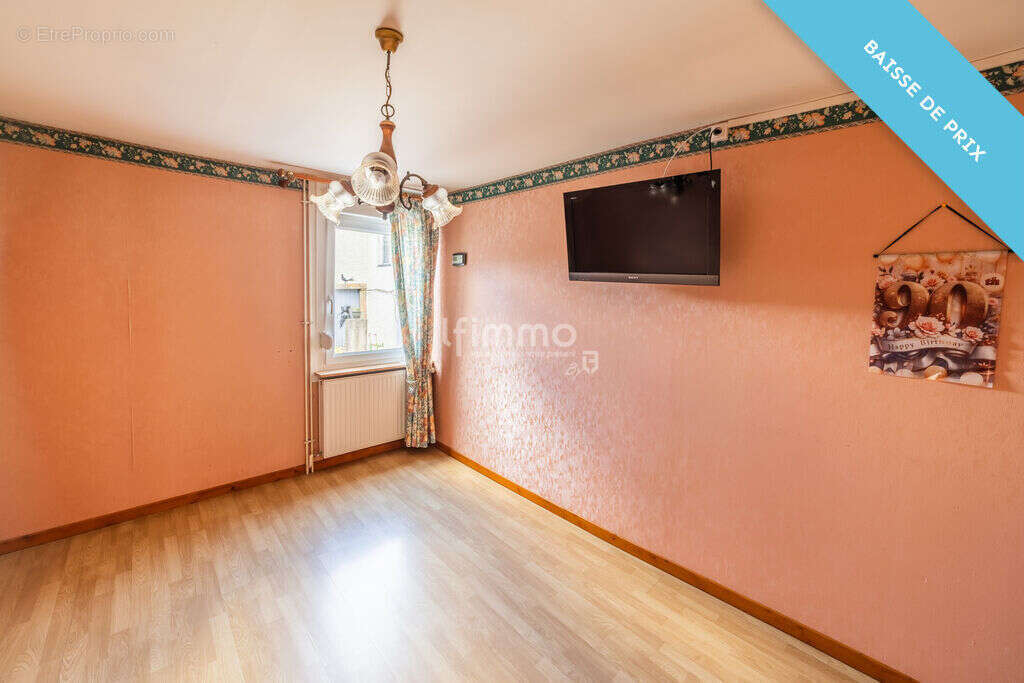 Maison à MAIZIERES-LES-VIC