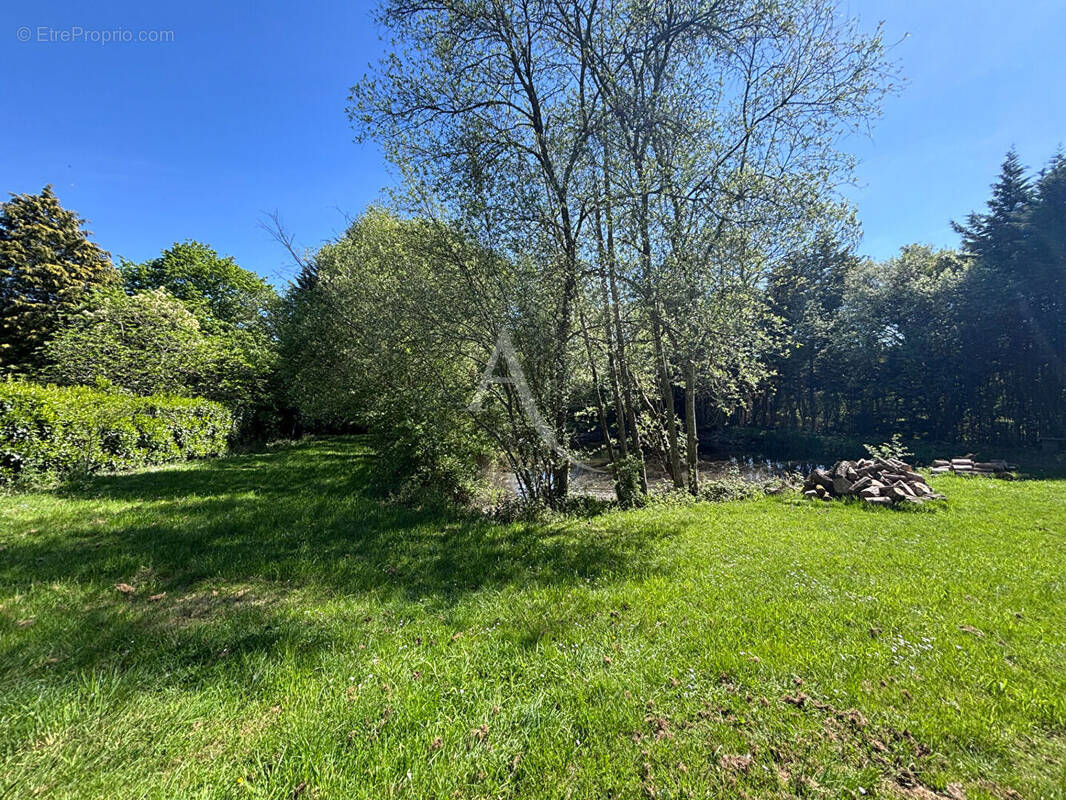 Terrain à CHATEAU-GONTIER