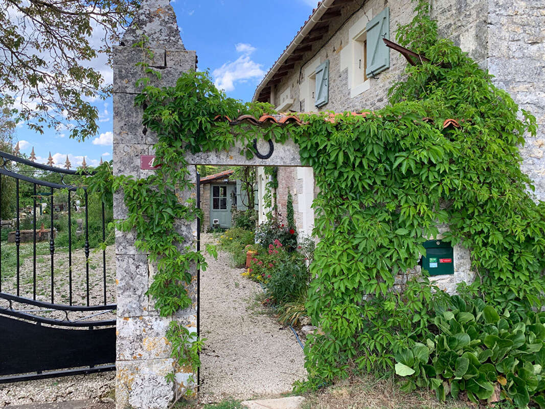Maison à POURSAC