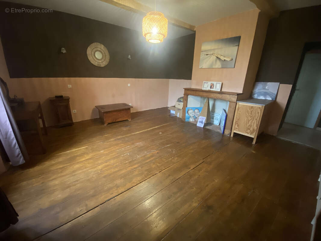Maison à SEISSAN