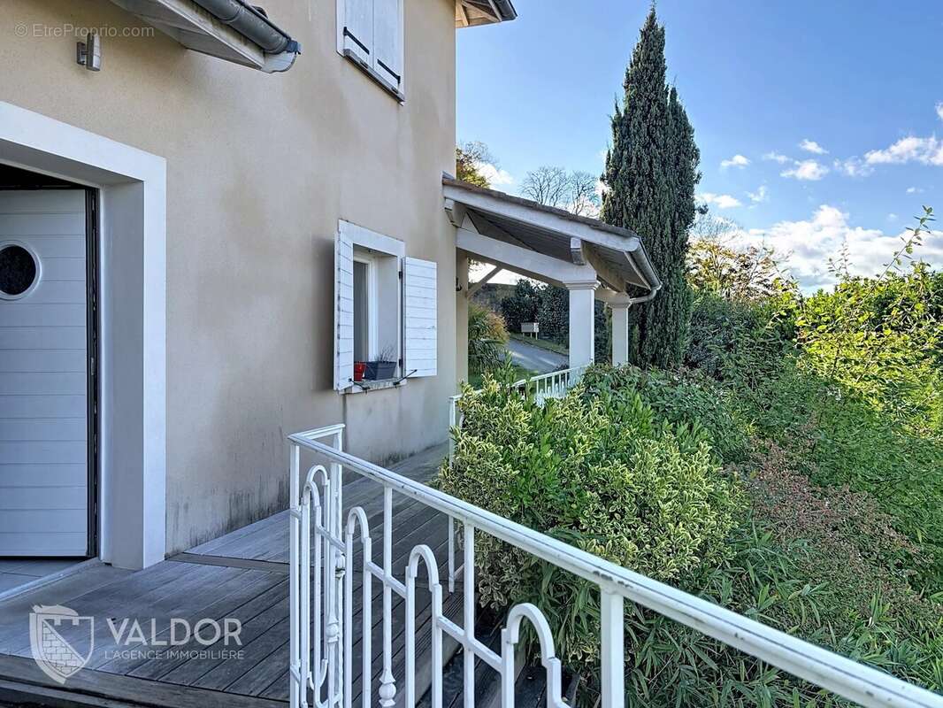 Maison à MONTMERLE-SUR-SAONE