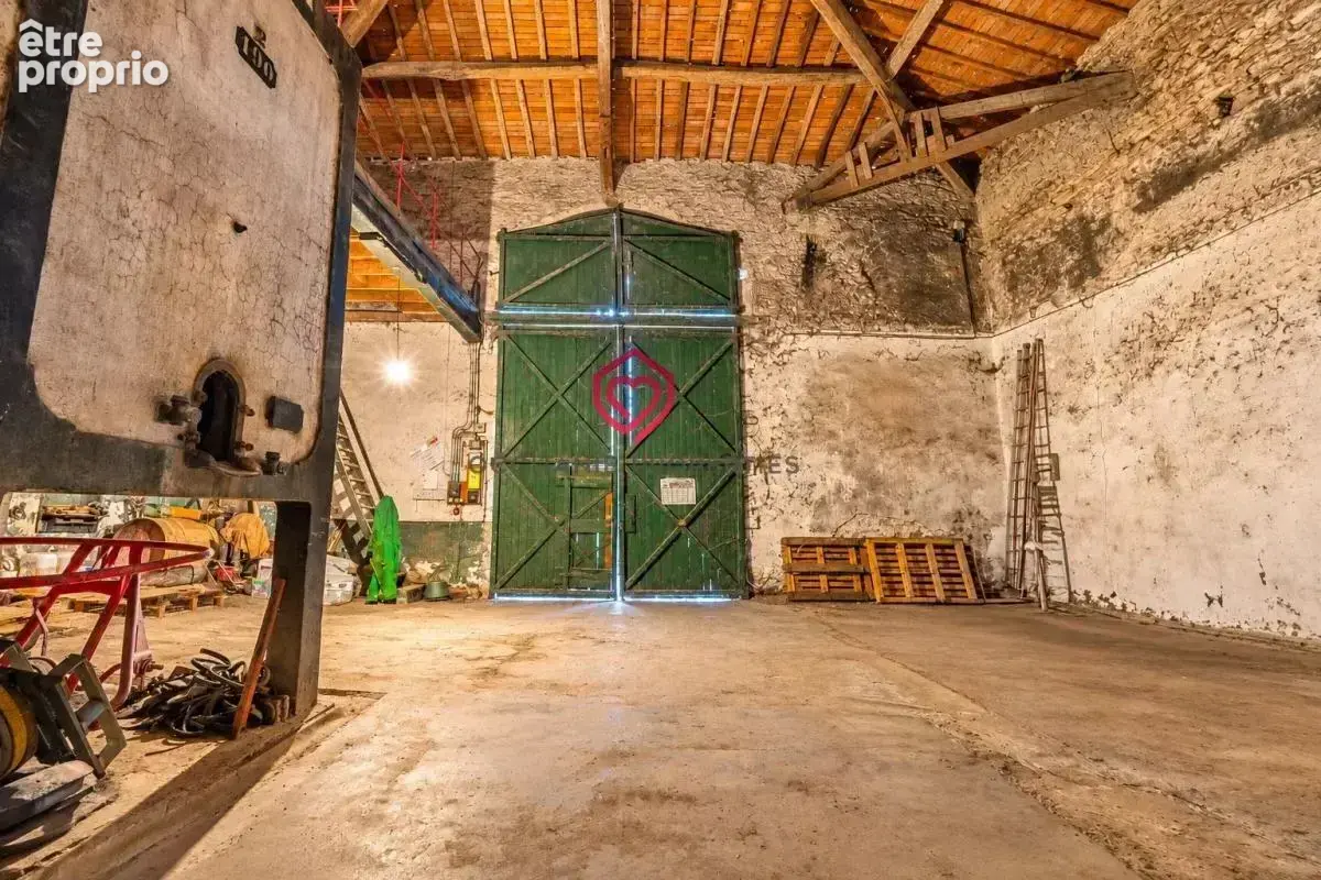 Anciens bâtiments viticoles de caractère offrant un beau potentiel - photo 8
