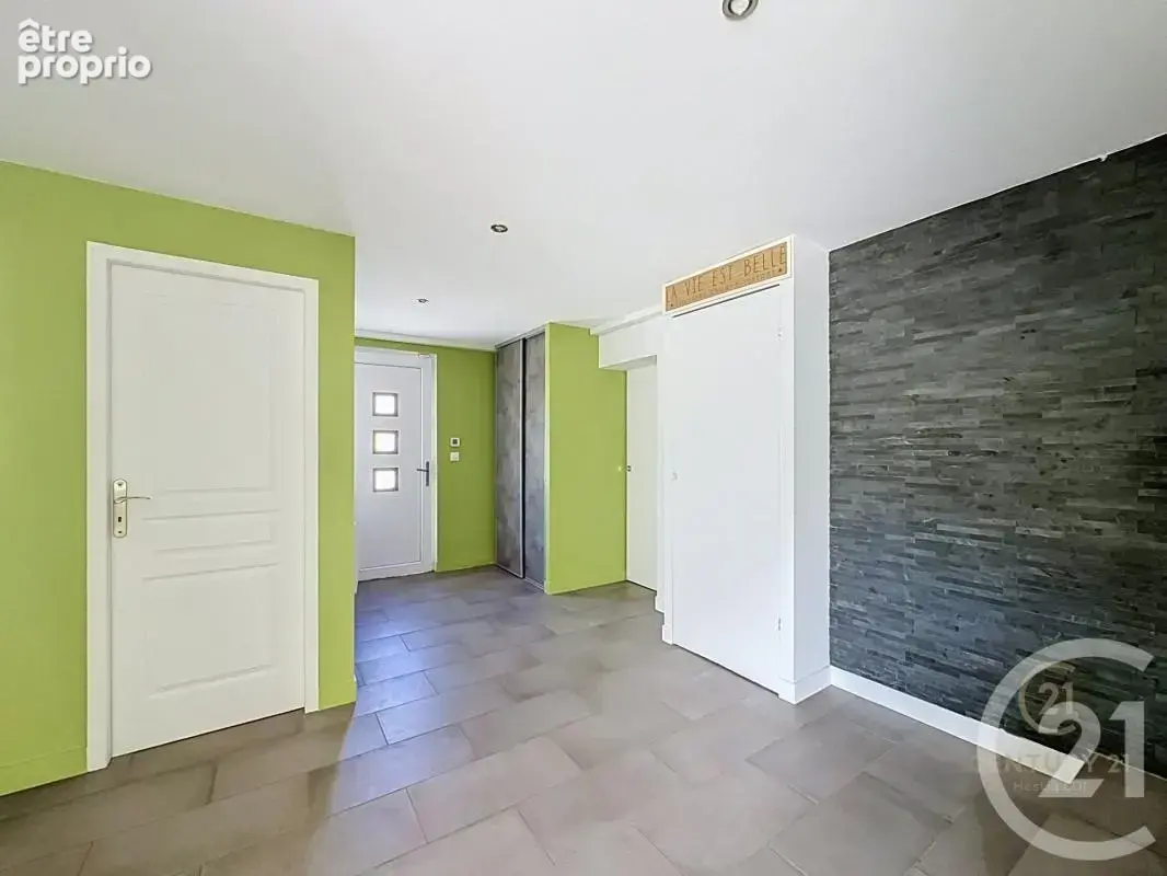 Maison 7 pièces 152 m² à vendre à Grigny (69520) - photo 4