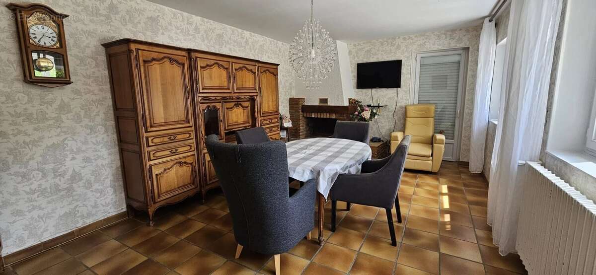 Maison à CERNY