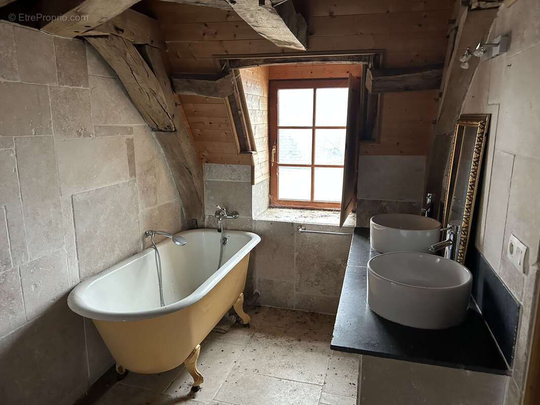 Maison à FRESNAY-SUR-SARTHE