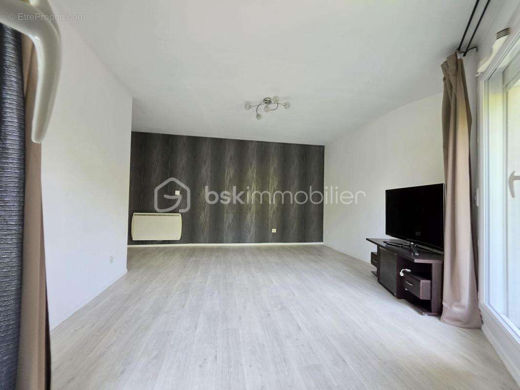 Appartement à DUGNY