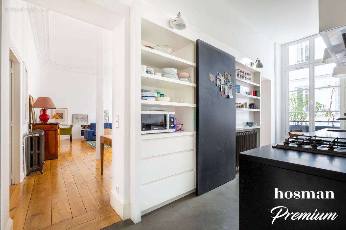 Appartement à PARIS-1E