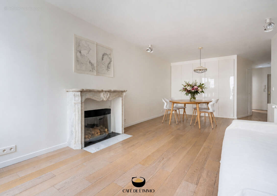 Appartement à PARIS-10E