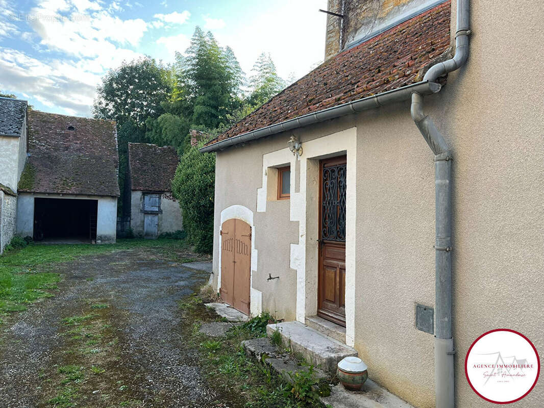 Maison à SAGONNE