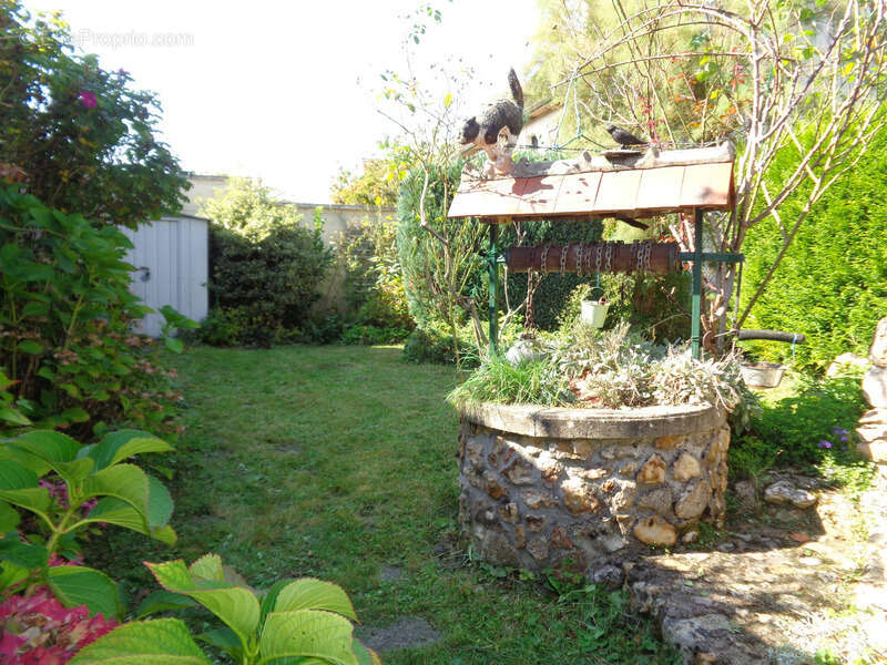 Maison à vendre 4 pièces BLENEAU (89) Maison au cœur du village de Bléneau, jardin et garage - photo 16
