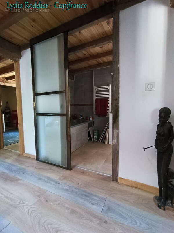 Maison 177 m2 - 6 pièces - 3 Chambres avec vue exceptionnelle à Saint Victor Montvianeix (63550) - photo 14