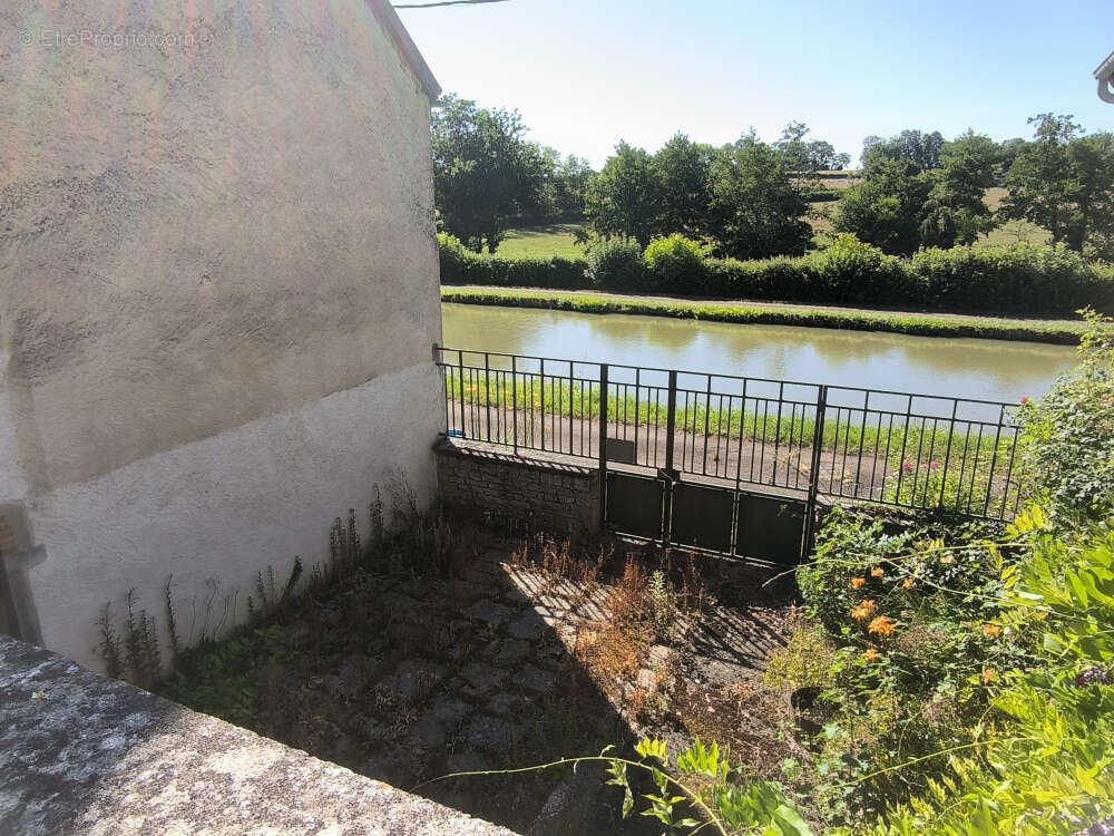 Maison à CHATILLON-EN-BAZOIS